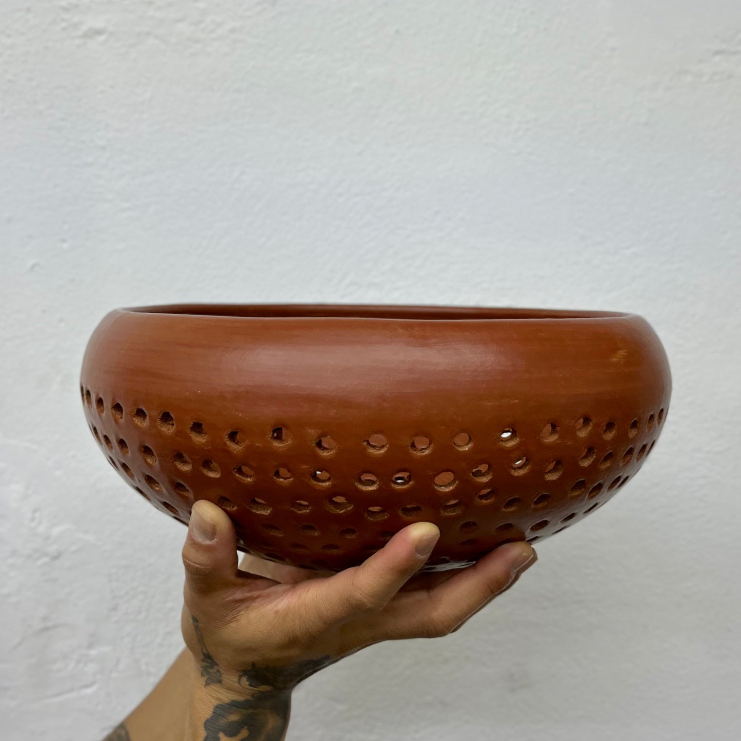 Rounded Colander in Barro Rojo