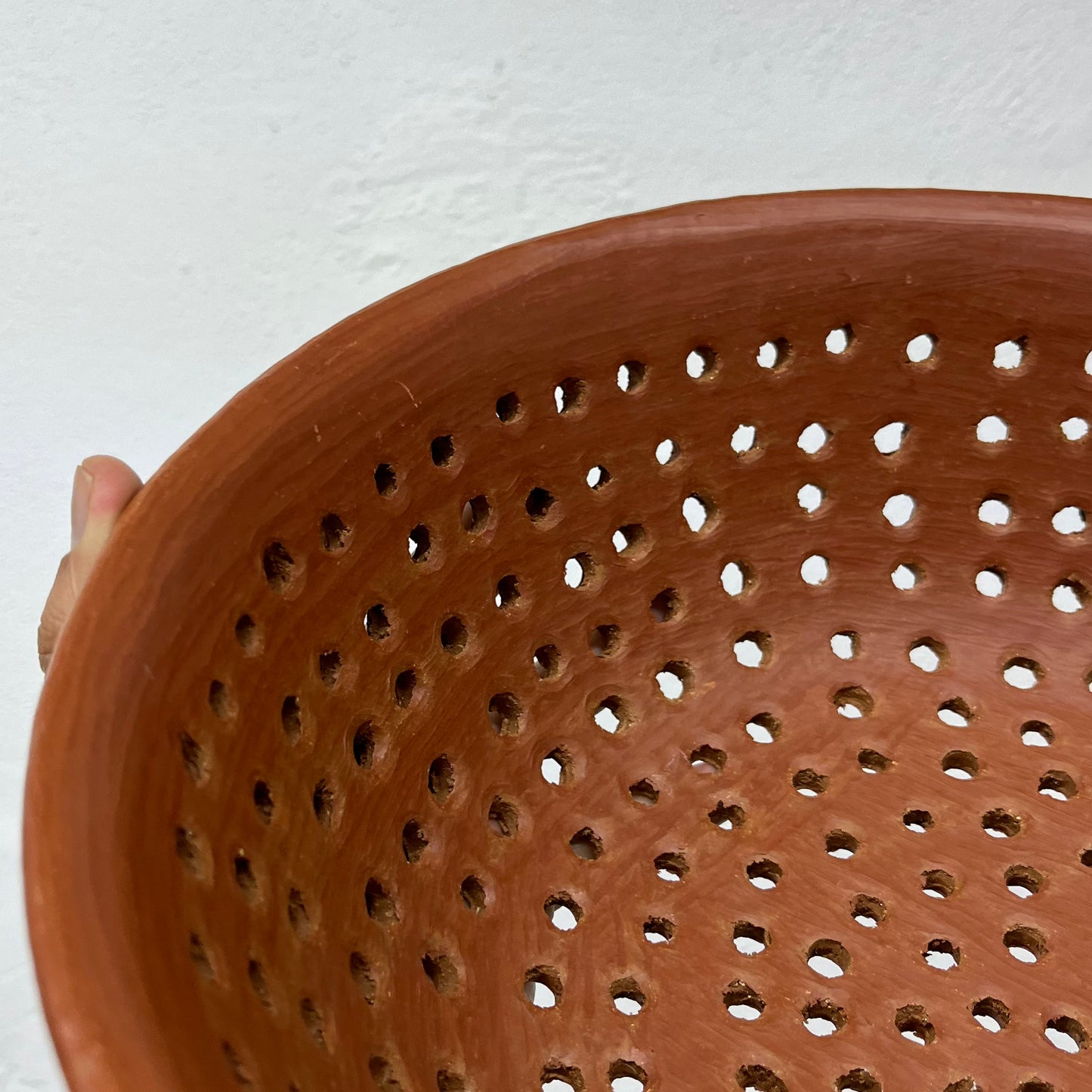 Tapered Colander in Barro Rojo