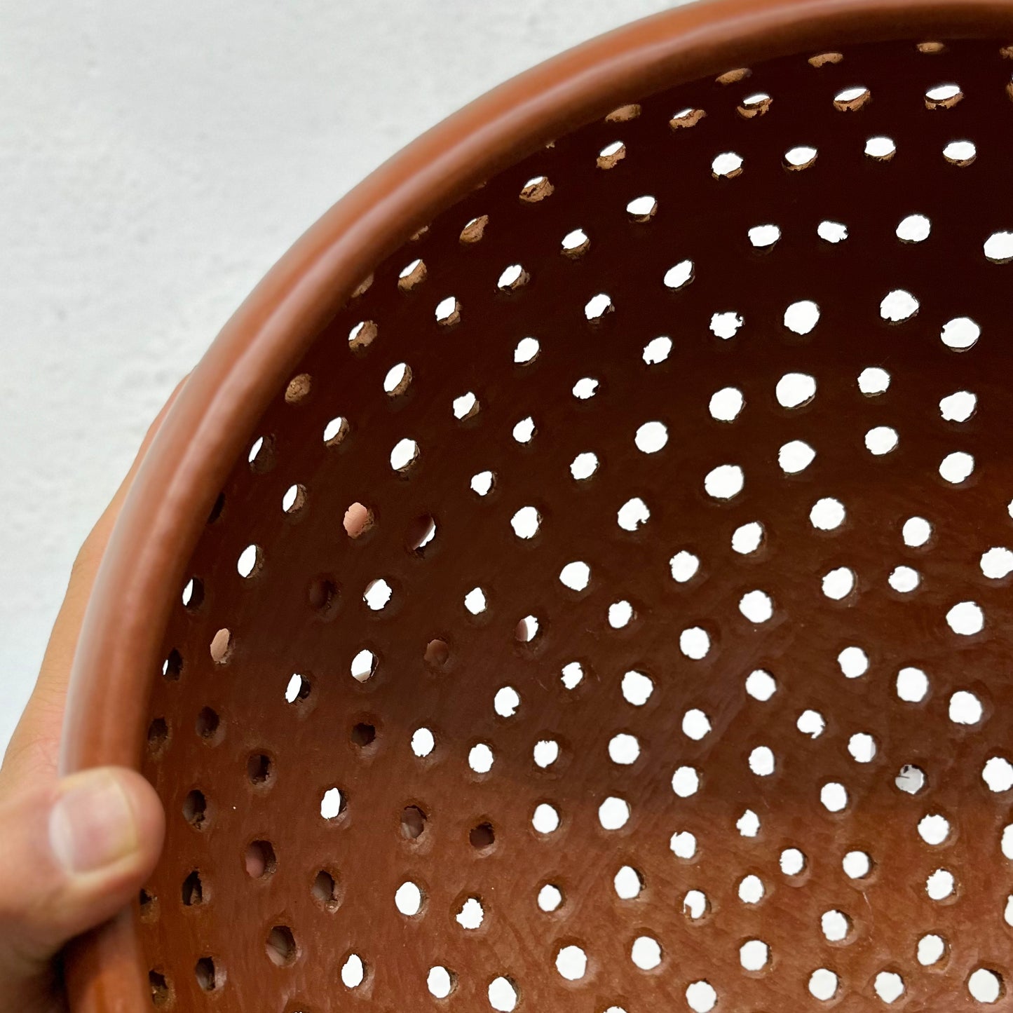 Rounded Colander in Barro Rojo