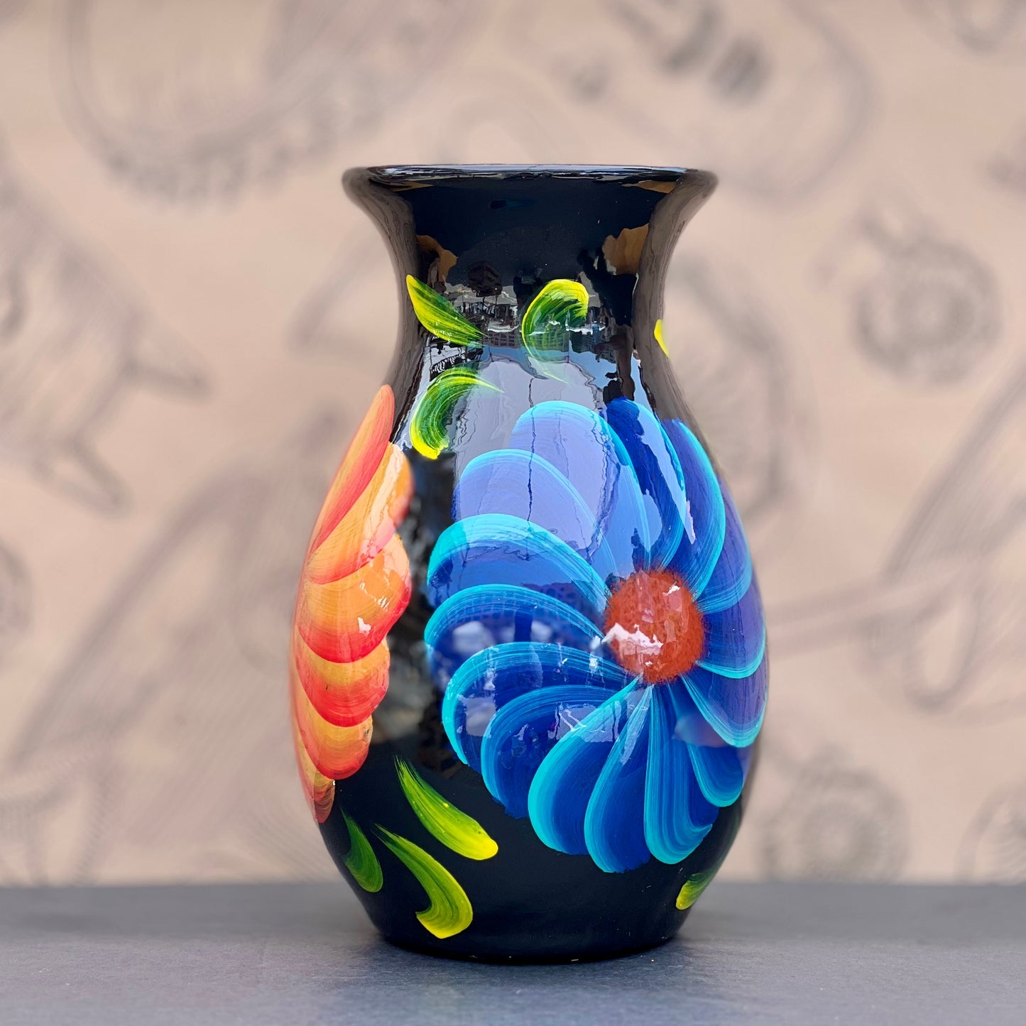 Floret Black Ceramic Vase in Barro Guerrero