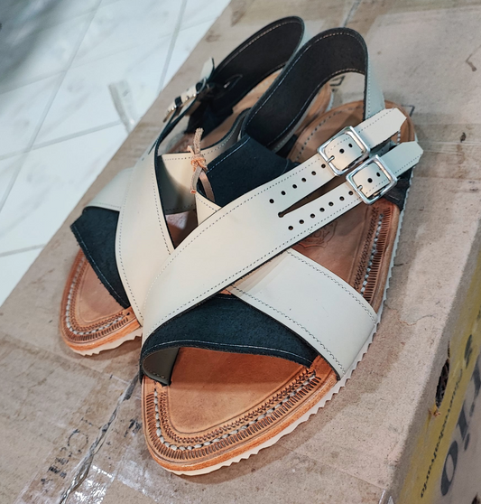 White & Black Cincho Forado by Huaracheria Aquino