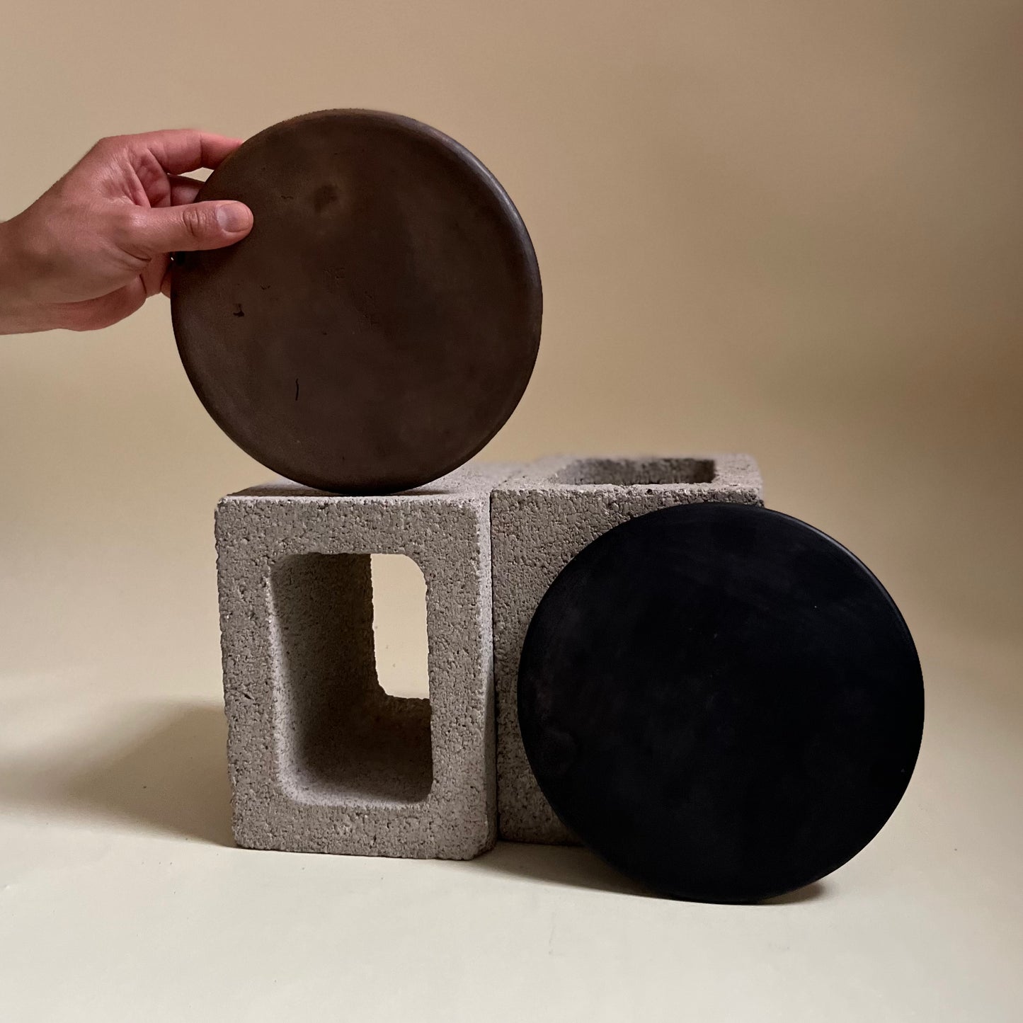 DERRUMBE Smoked Moon Ceramic Plate