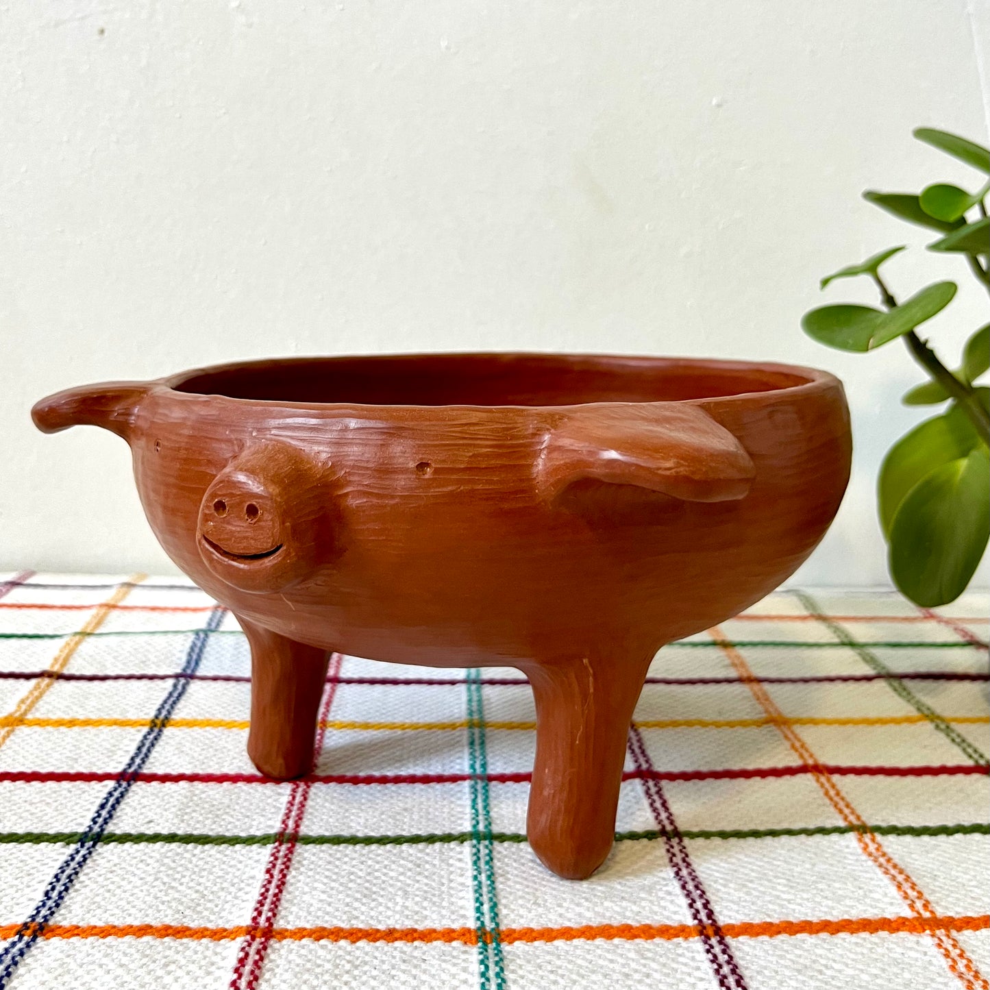 Pig Bowl Large in Barro Rojo by Mujeres Del Barro Rojo