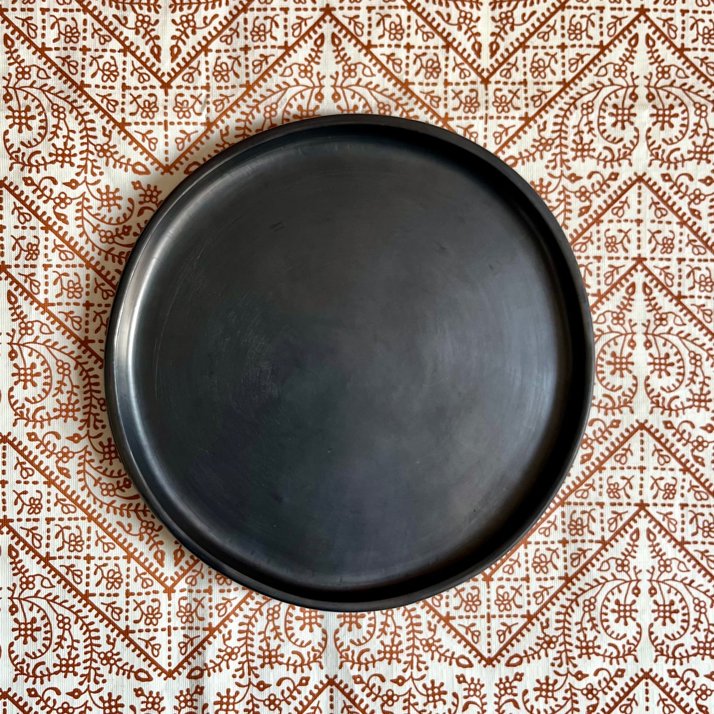 Round Plate Medium by Casa Del Artesano Barro Negro