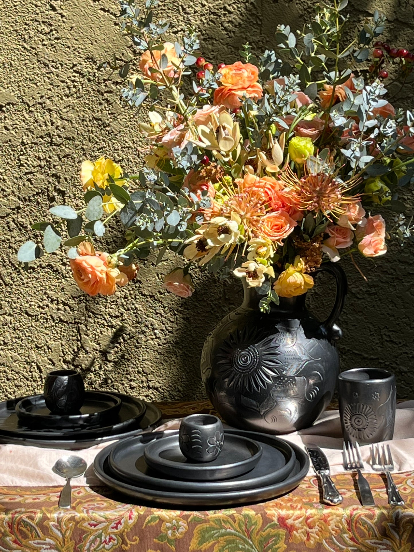 Round Plate Small by Casa Del Artesano Barro Negro