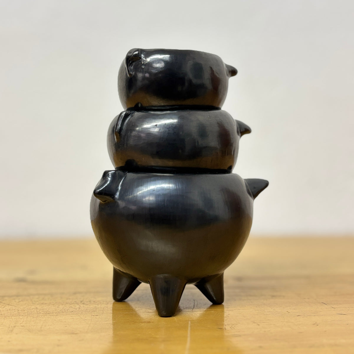 Barro Negro Rounded Pig Salsero in Small