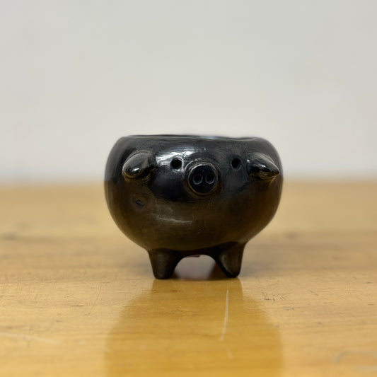 Barro Negro Rounded Pig Salsero in Small