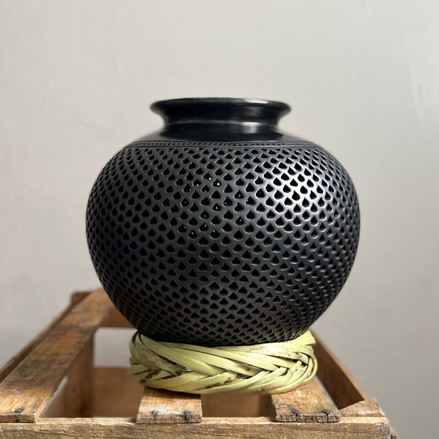 Hand Engraved Jar in Barro Negro