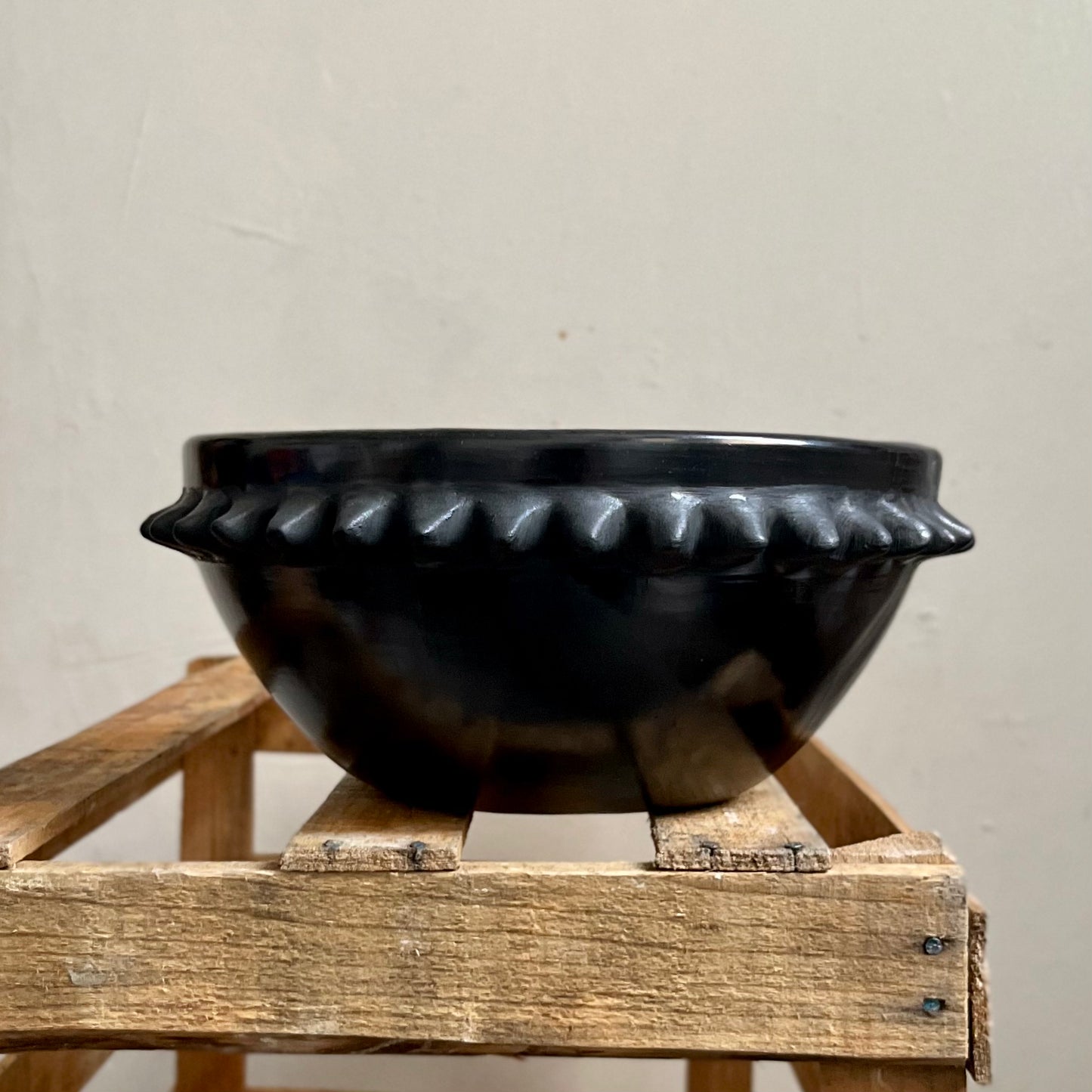Sun Spike Bowl Large in Barro Negro by Casa Del Artesano