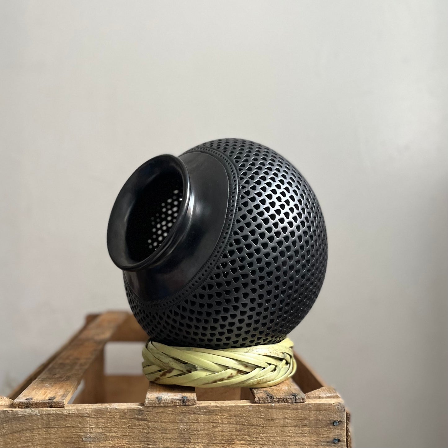 Hand Engraved Jar in Barro Negro