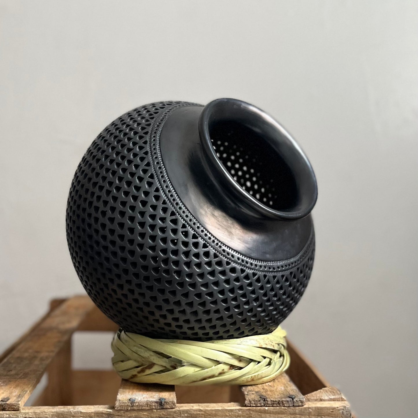 Hand Engraved Jar in Barro Negro