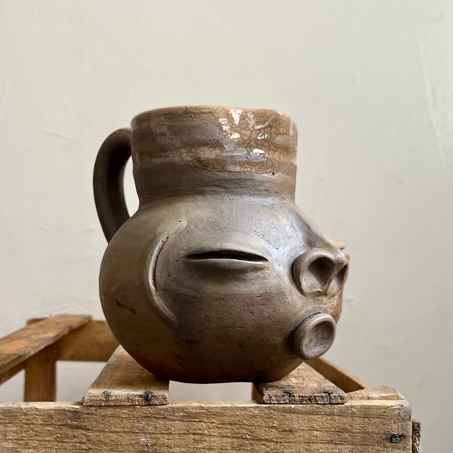 Kissing Cara Zapoteca by Taller Coatlicue