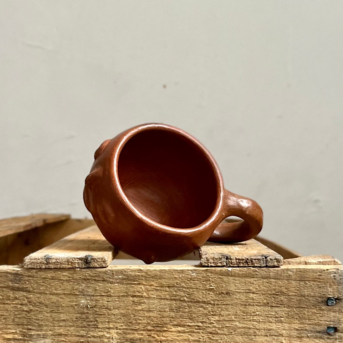 Face Mug in Barro Rojo