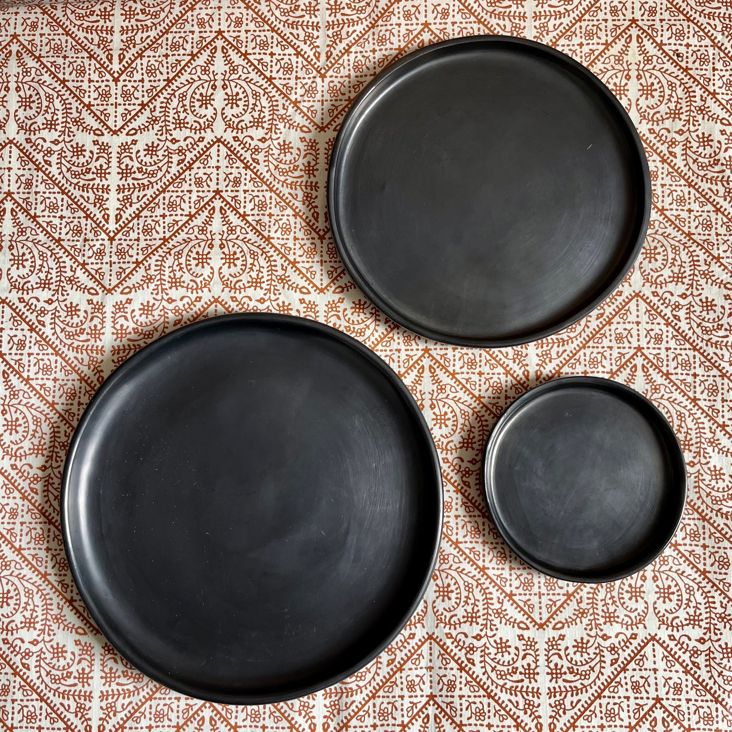 Round Plate Set of 3 by Casa Del Artesano Barro Negro